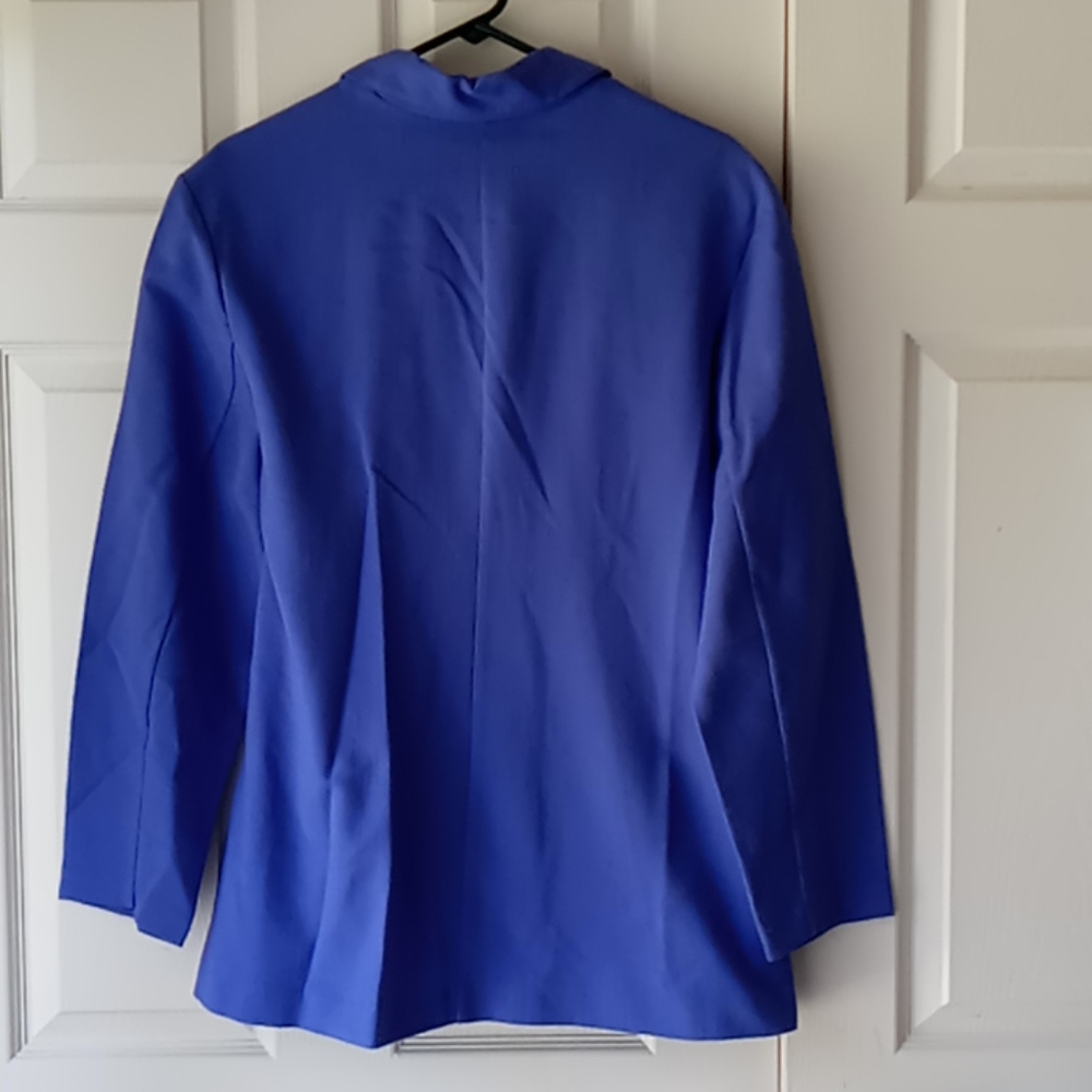 Blazer - Picture 3 of 5